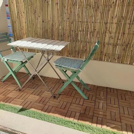 Studio Center - 1er, With Terrace And 50m From The Seaside